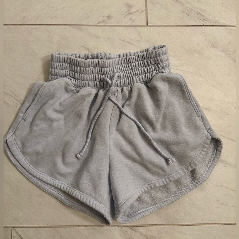 Abercrombie dolphin hem fleece shorts